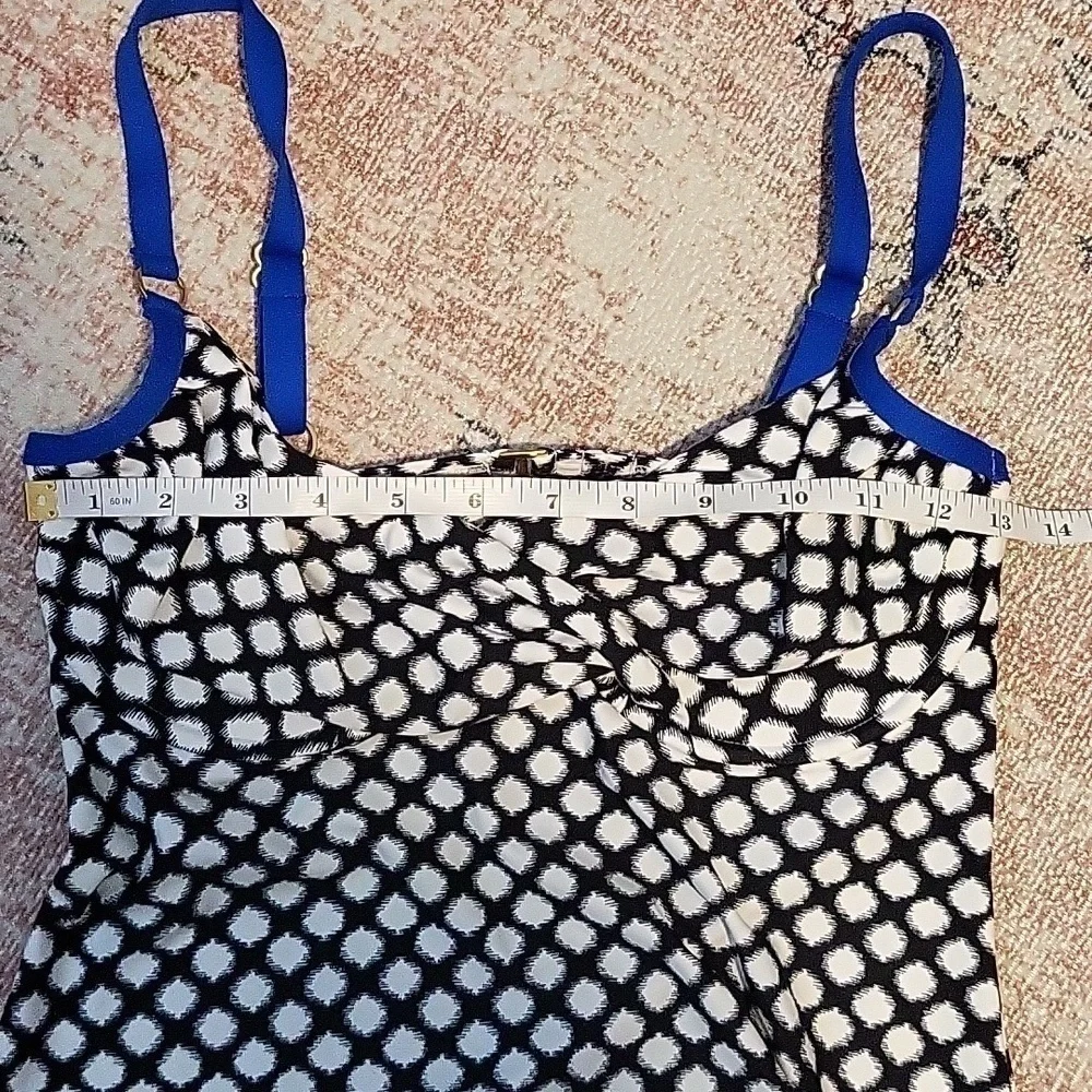 Swim Systems black white